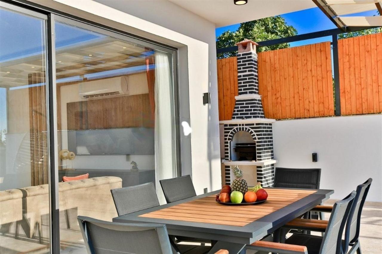 Villa Lycian-Kalkan 3 Bedroom-2 Jakuzzies-Sauna-Turkish Hamam-Huge Private Pool And Lovely Garden Kaş Exteriör bild