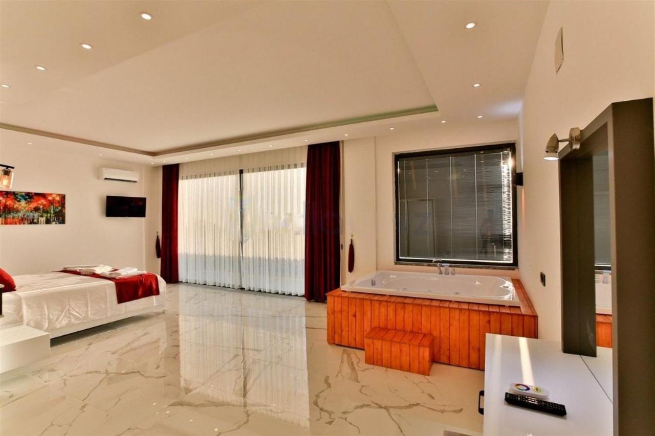 Villa Lycian-Kalkan 3 Bedroom-2 Jakuzzies-Sauna-Turkish Hamam-Huge Private Pool And Lovely Garden Kaş Exteriör bild